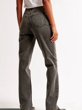 Abercrombie & Fitch High-Rise 90’s Straight Leg Jeans